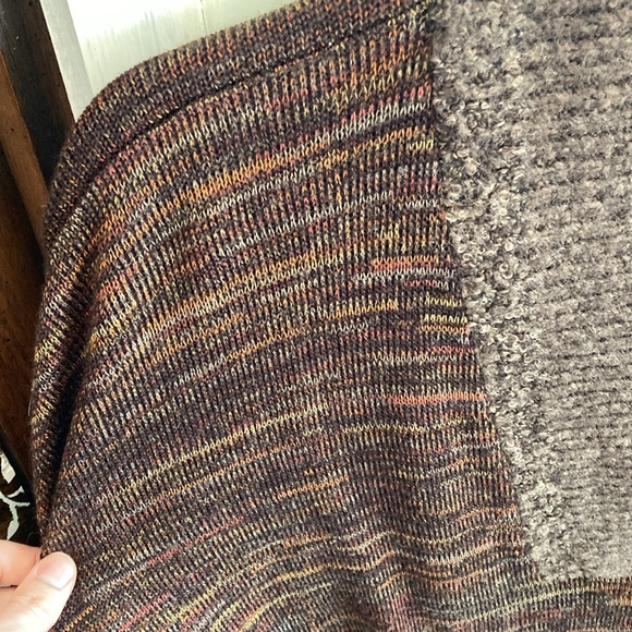 Curio New York sweater poncho - Picture 5 of 5
